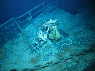 Stbd 2cm gun concealed under forecastle